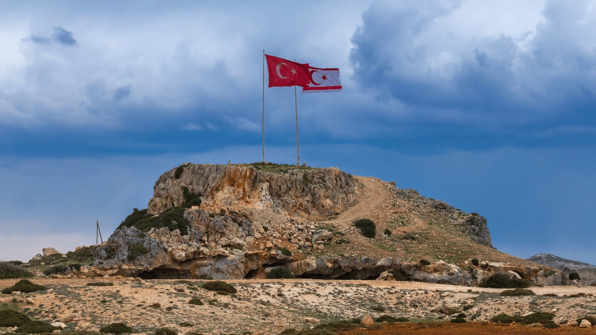 Kıbrıs Semalarında Bir Kahraman: Şehit Pilot Yüzbaşı Cengiz Topel ve Unutulmaz Destanı